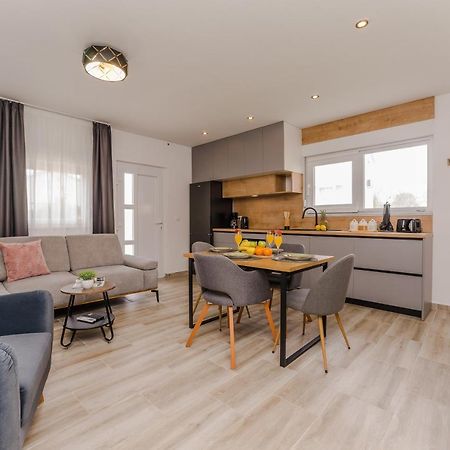 Apartmani Dmarie Privlaka  Exterior photo