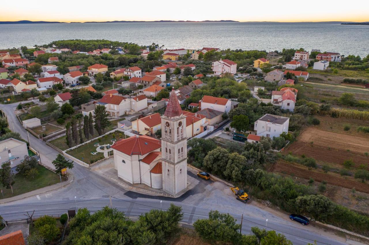 Apartmani Dmarie Privlaka  Exterior photo