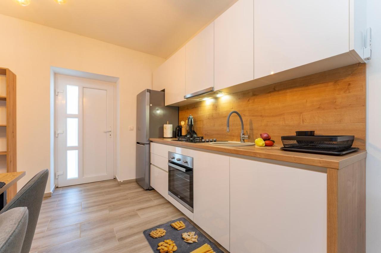 Apartmani Dmarie Privlaka  Exterior photo